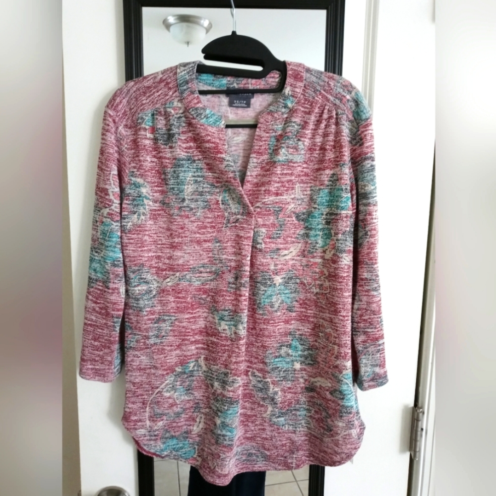 *UNIQUE* Van Huesen shirt.